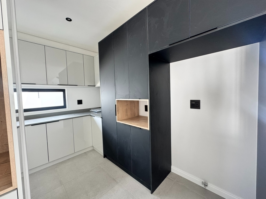 4 Bedroom Property for Sale in Sandown Western Cape